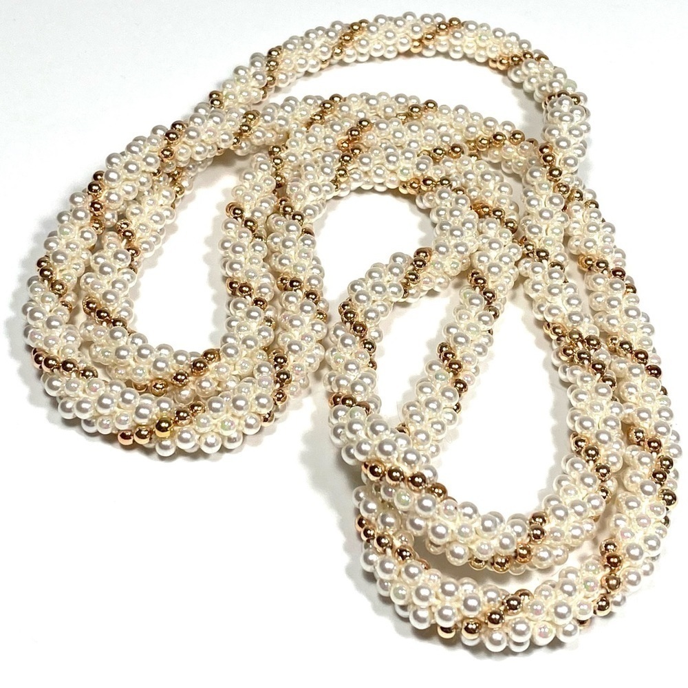 Necklace Beaded Pearlescent White Beads Gold Tone 50”